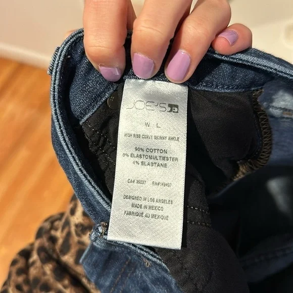 Lightly used joes jeans size large - Picture 6 of 6